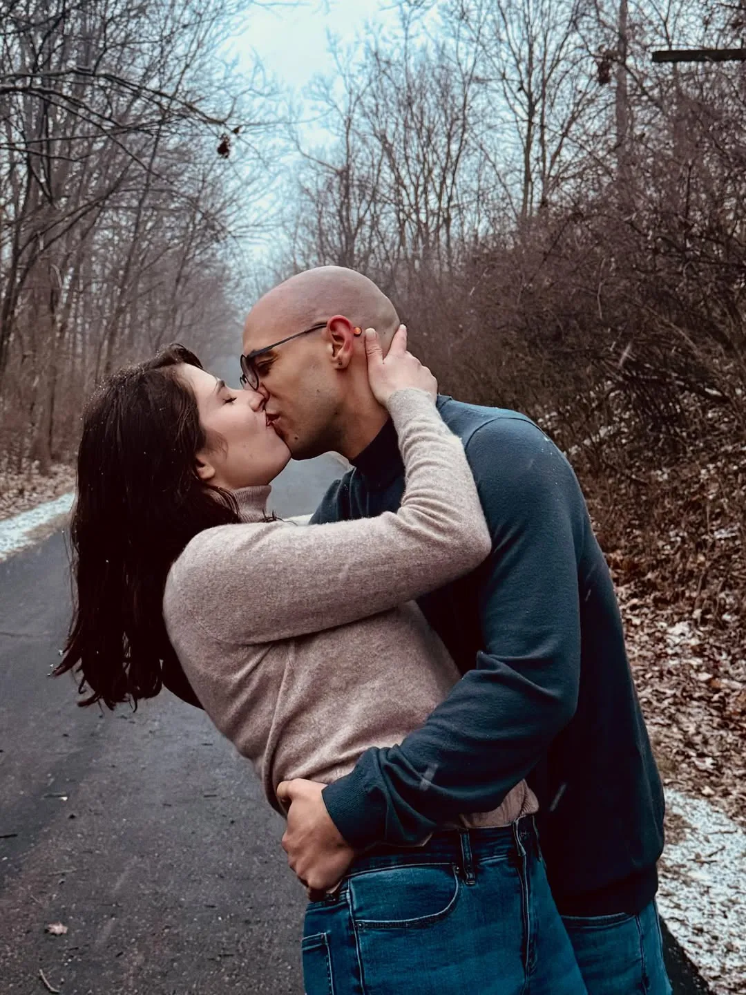 Jared and Caeli smooch